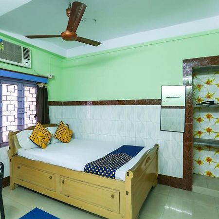 Hôtel Oyo 73902 Vyttila Residency à Kochi Extérieur photo