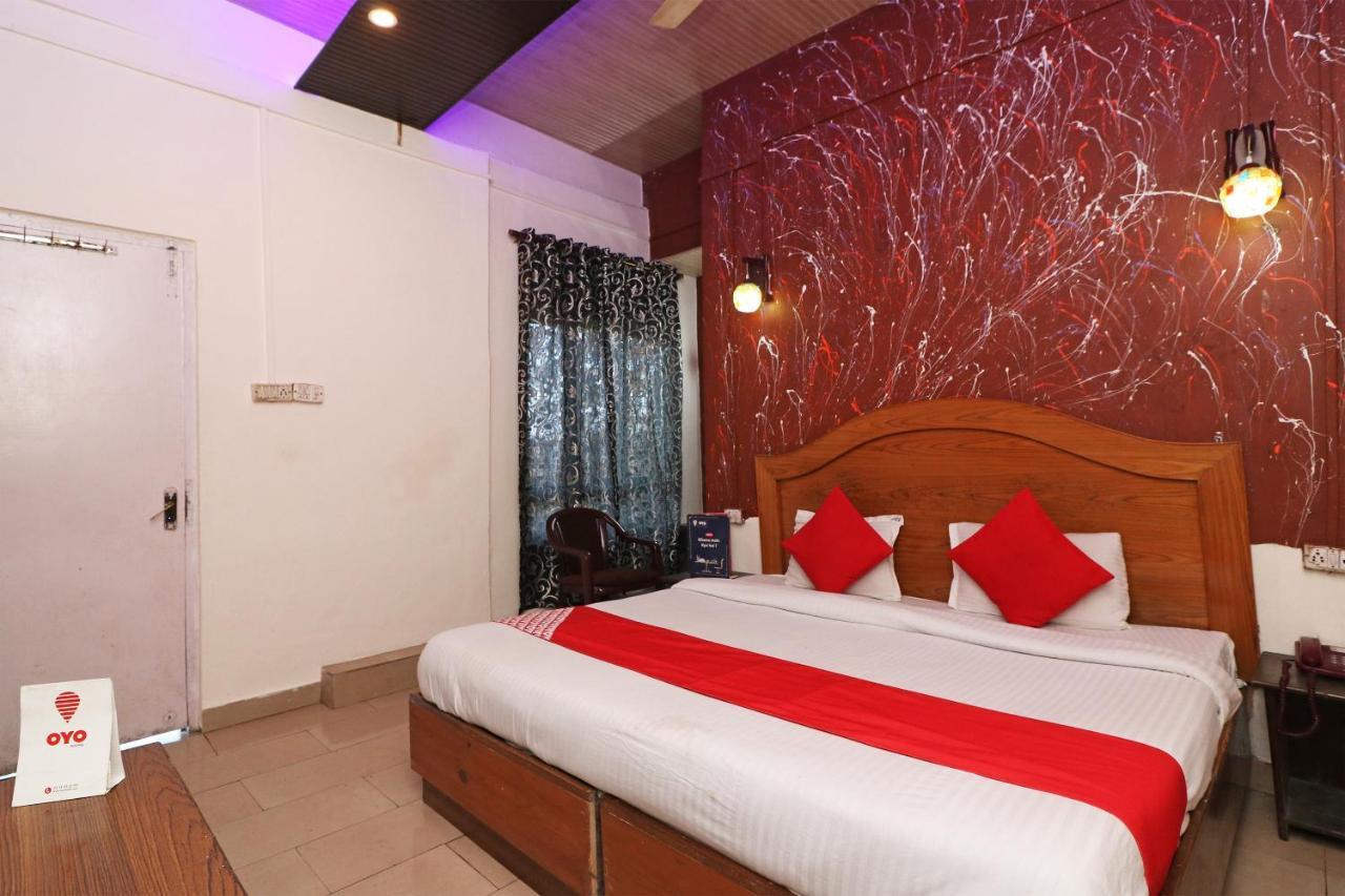 Hôtel Oyo 73902 Vyttila Residency à Kochi Extérieur photo