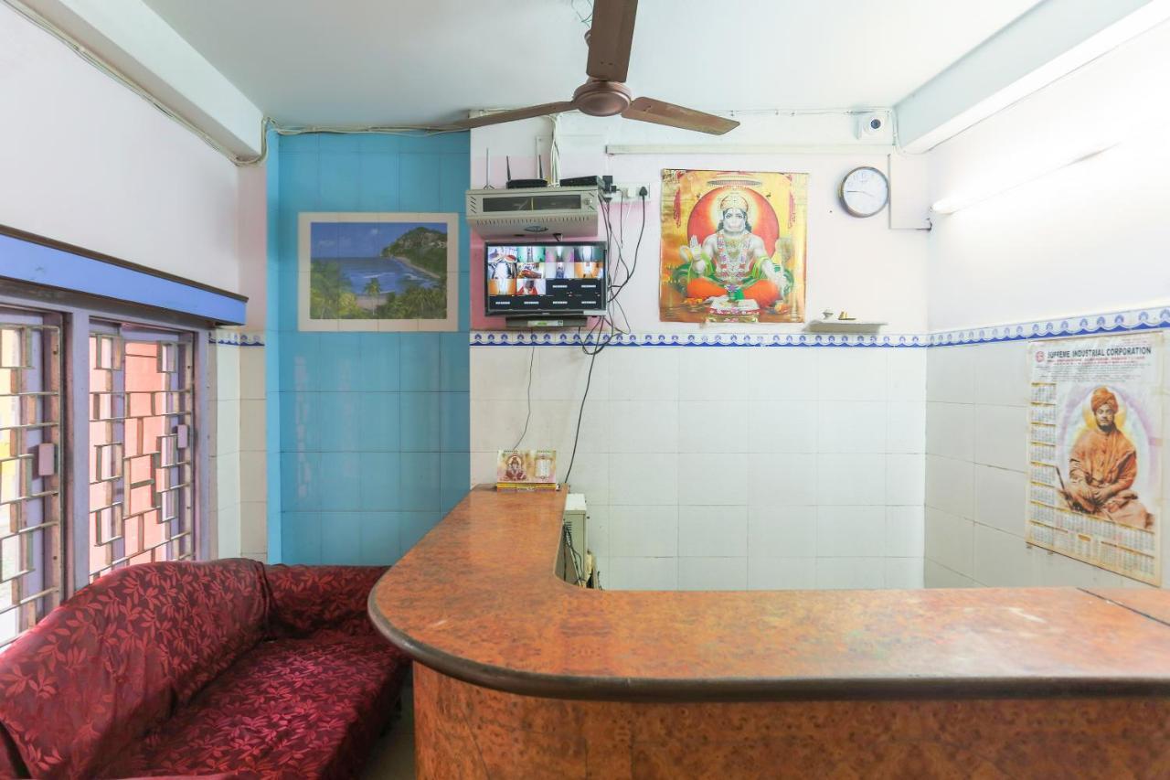 Hôtel Oyo 73902 Vyttila Residency à Kochi Extérieur photo