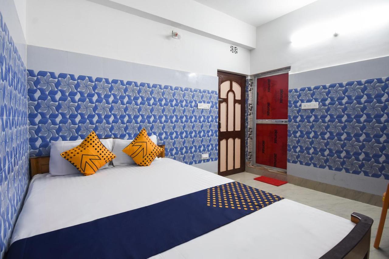 Hôtel Oyo 73902 Vyttila Residency à Kochi Extérieur photo