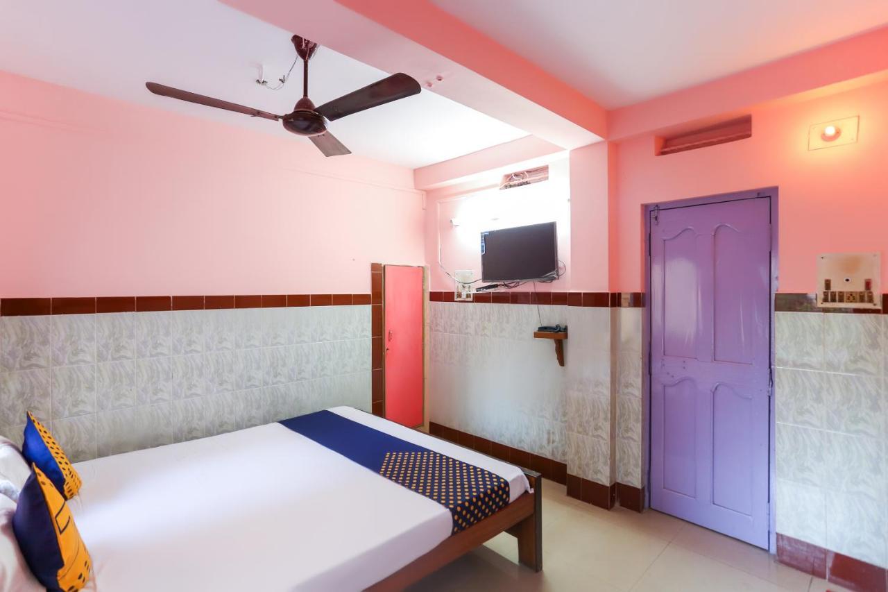 Hôtel Oyo 73902 Vyttila Residency à Kochi Extérieur photo