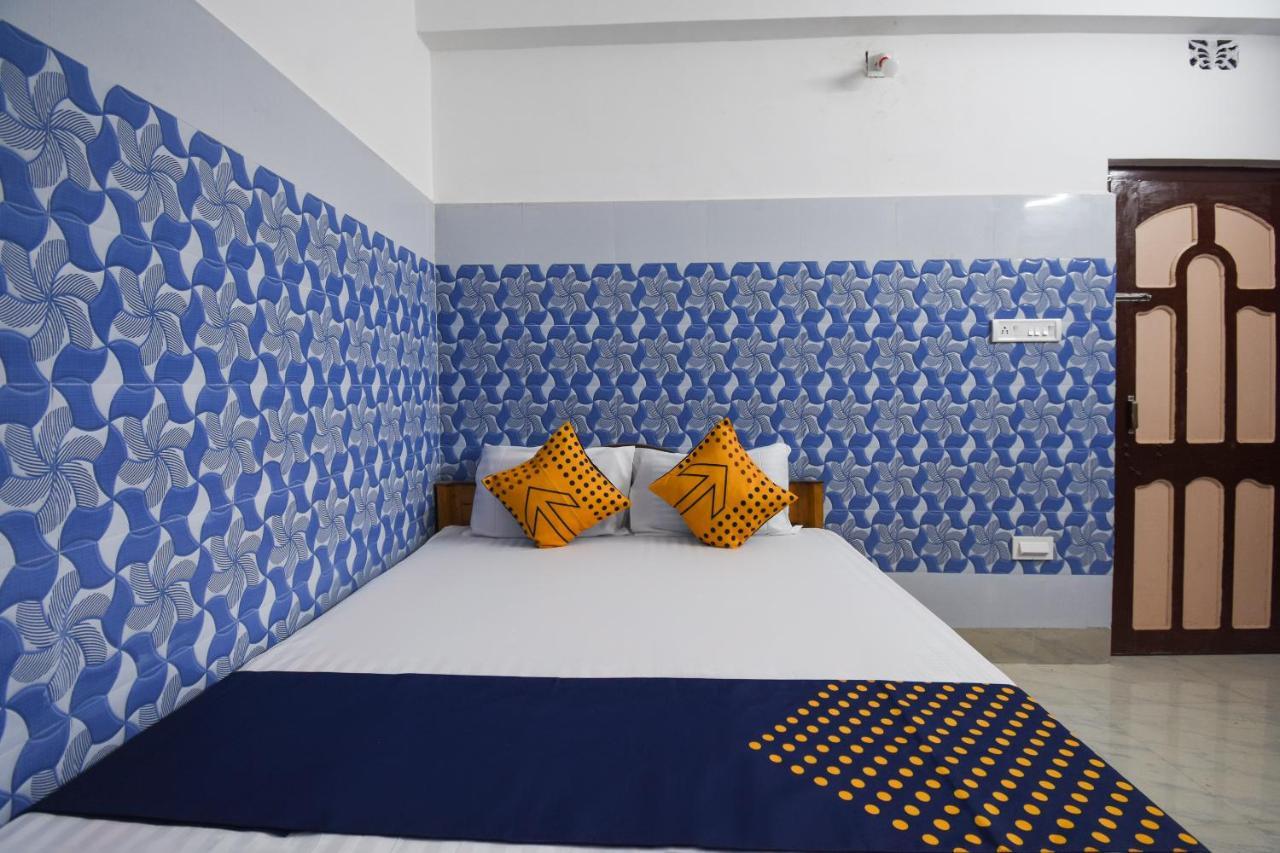 Hôtel Oyo 73902 Vyttila Residency à Kochi Extérieur photo
