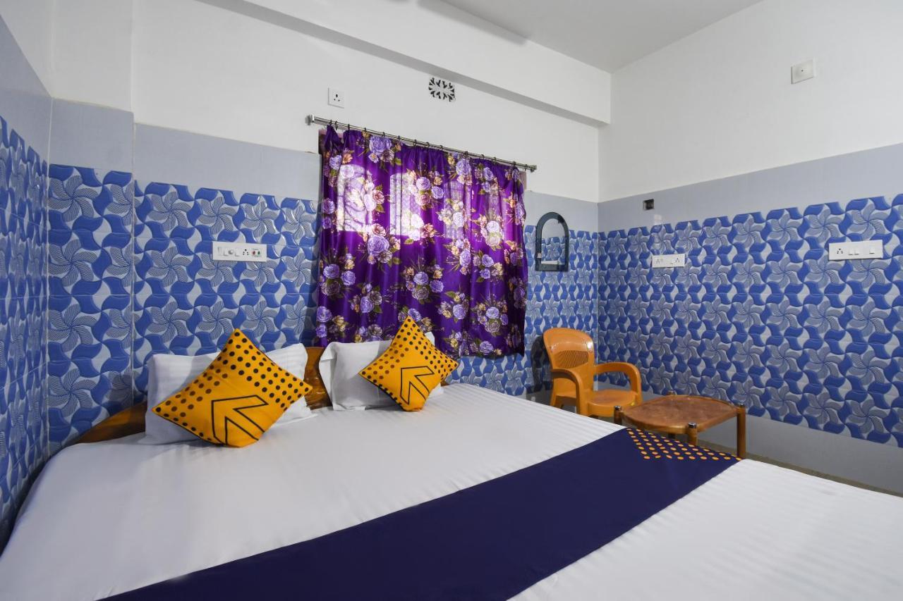 Hôtel Oyo 73902 Vyttila Residency à Kochi Extérieur photo