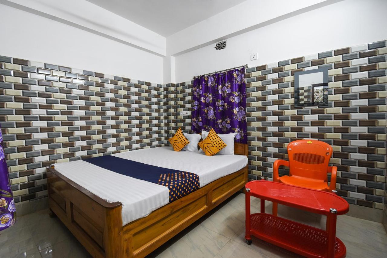 Hôtel Oyo 73902 Vyttila Residency à Kochi Extérieur photo