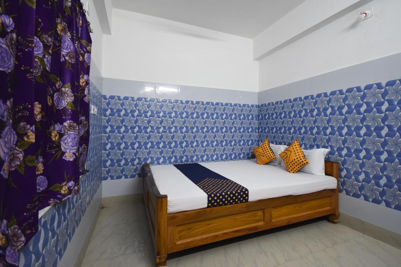 Hôtel Oyo 73902 Vyttila Residency à Kochi Extérieur photo