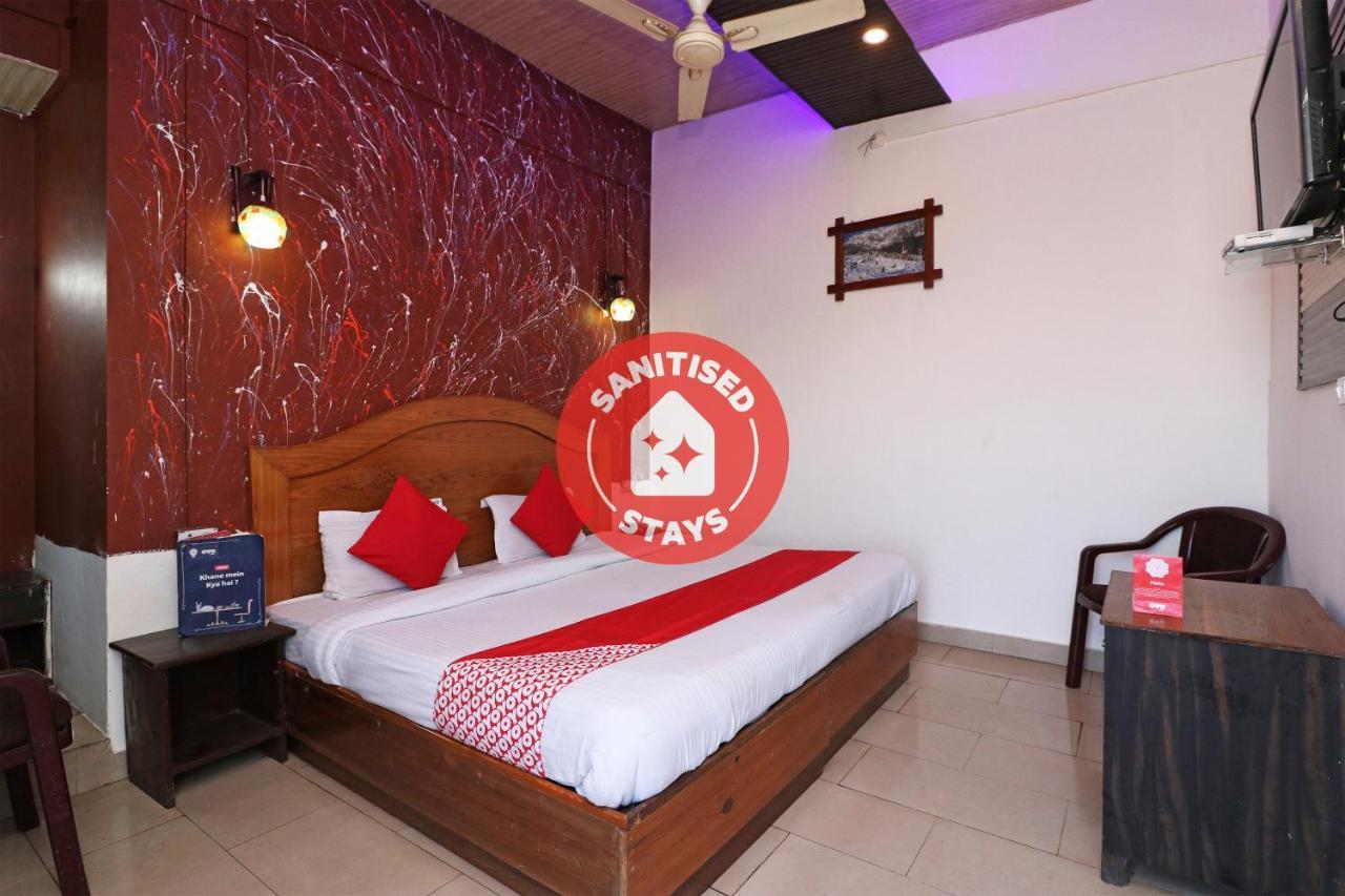 Hôtel Oyo 73902 Vyttila Residency à Kochi Extérieur photo